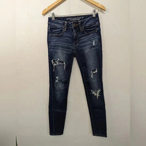 American Eagle super super stretch distressed denim jeans, size 2 short  J10